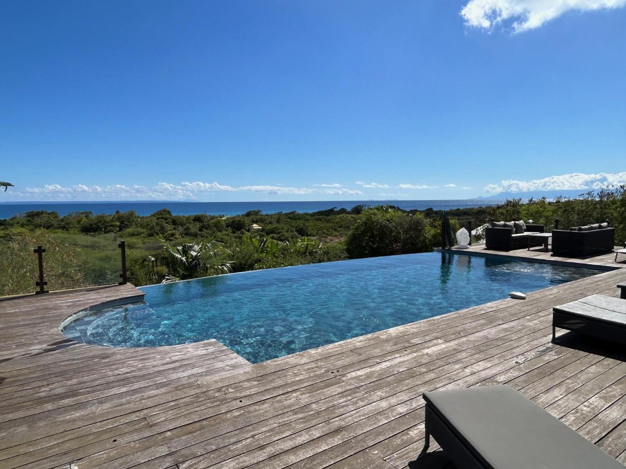 Villa Deluxe L'Hacienda Villa Vue Mer 180 Piscine Jacuzzi Proche Plage Marina Golf Pointe Des Chateaux Et Casino Jardin Clos Voyage Durable Сен-Франсуа Экстерьер фото